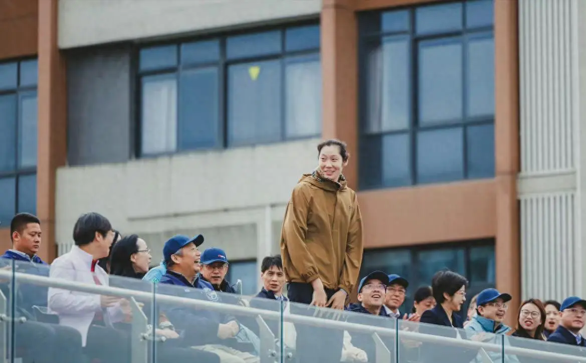 阶段的舞台, 在场下为师, 现身苏州成 阶段的舞台, 在场下为师, 现身苏州成